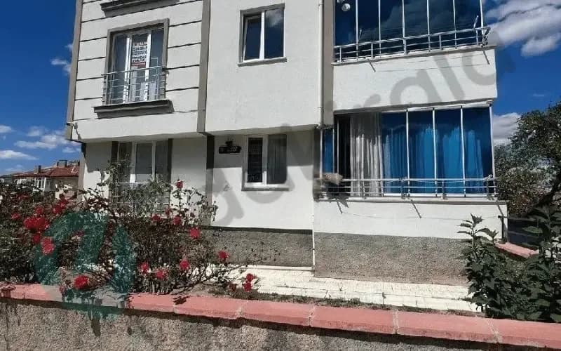 Bahçelievler İpeklievler'de Güneybatı Cepheli 2+1 Kiralık Daire